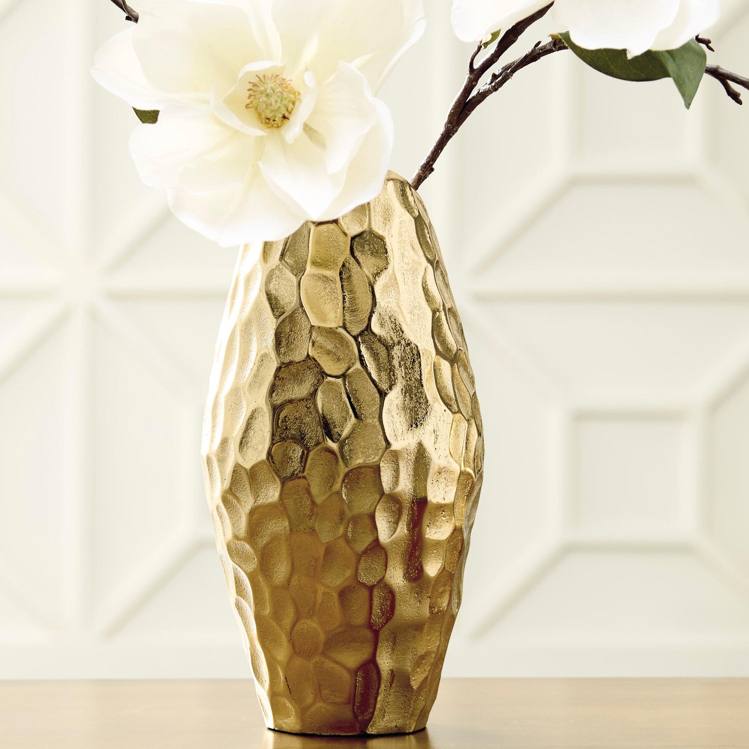Accessories > Vases