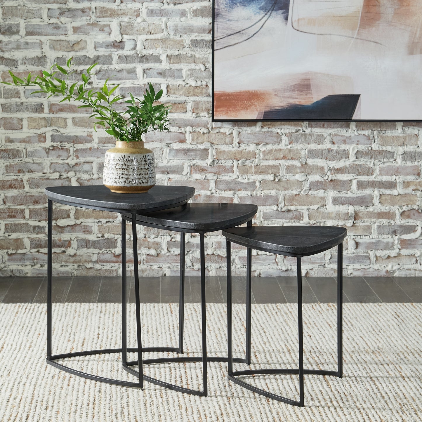 Olinmere Accent Table (3/CN)